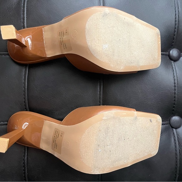 Cape Robbin Brown Mules with Gold Details - Picture 6 of 6